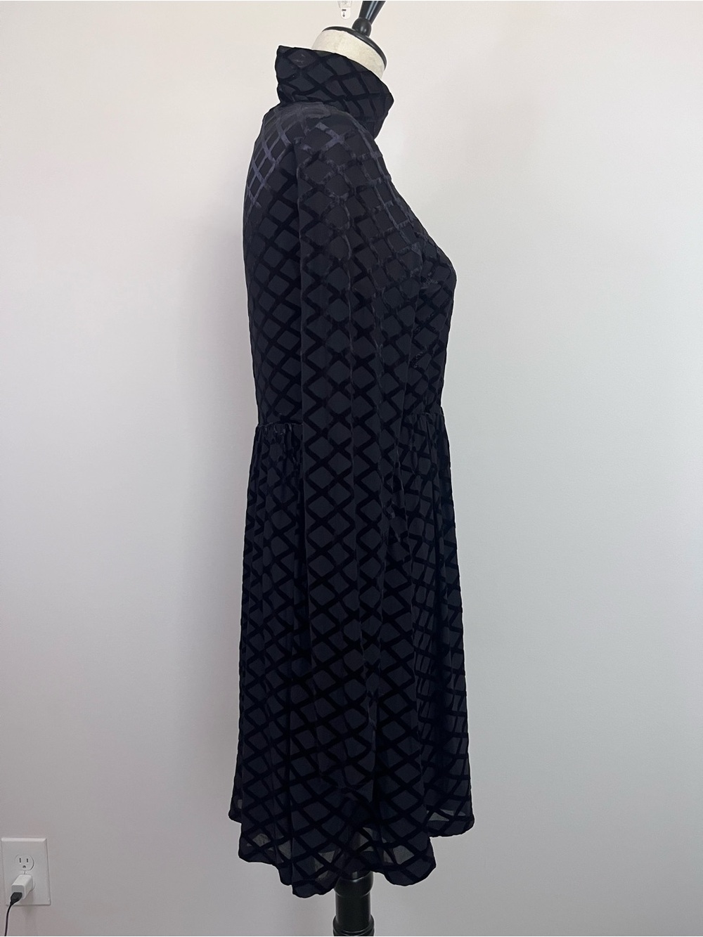 Tuckernuck Rowan Black Velvet Burnout Mock Neck Mini Dress Large LBD - Picture 7 of 12